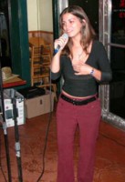 Vicky sings in Greek